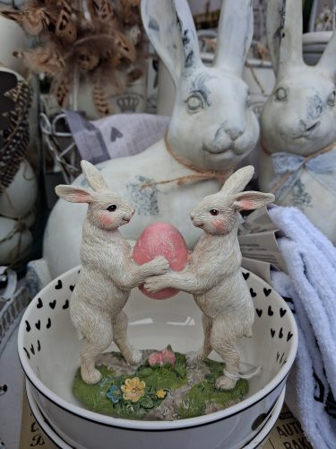 Ostern, Osterkorb, Osterkorb mit Blumen, Osterzeit